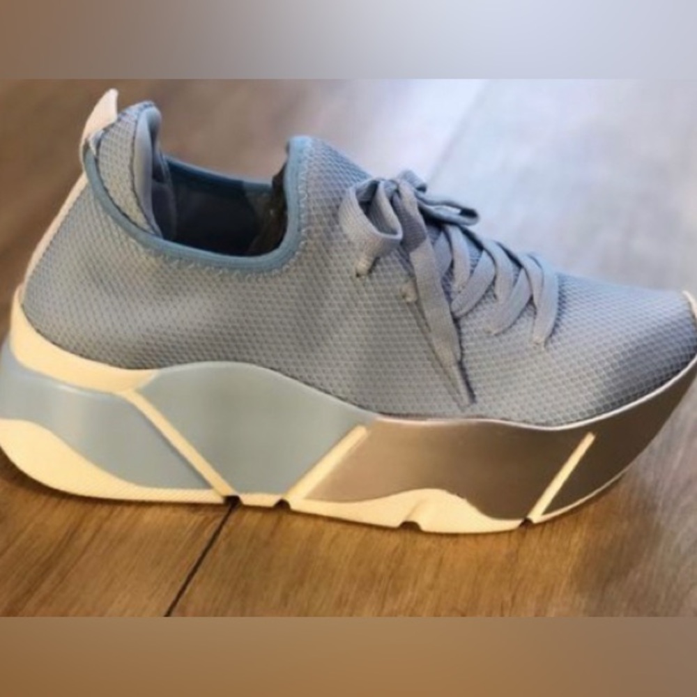 NEW fashionable blue stretch slip-on sneakers